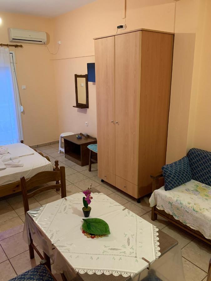 Kostas Rooms Votsi  Dış mekan fotoğraf