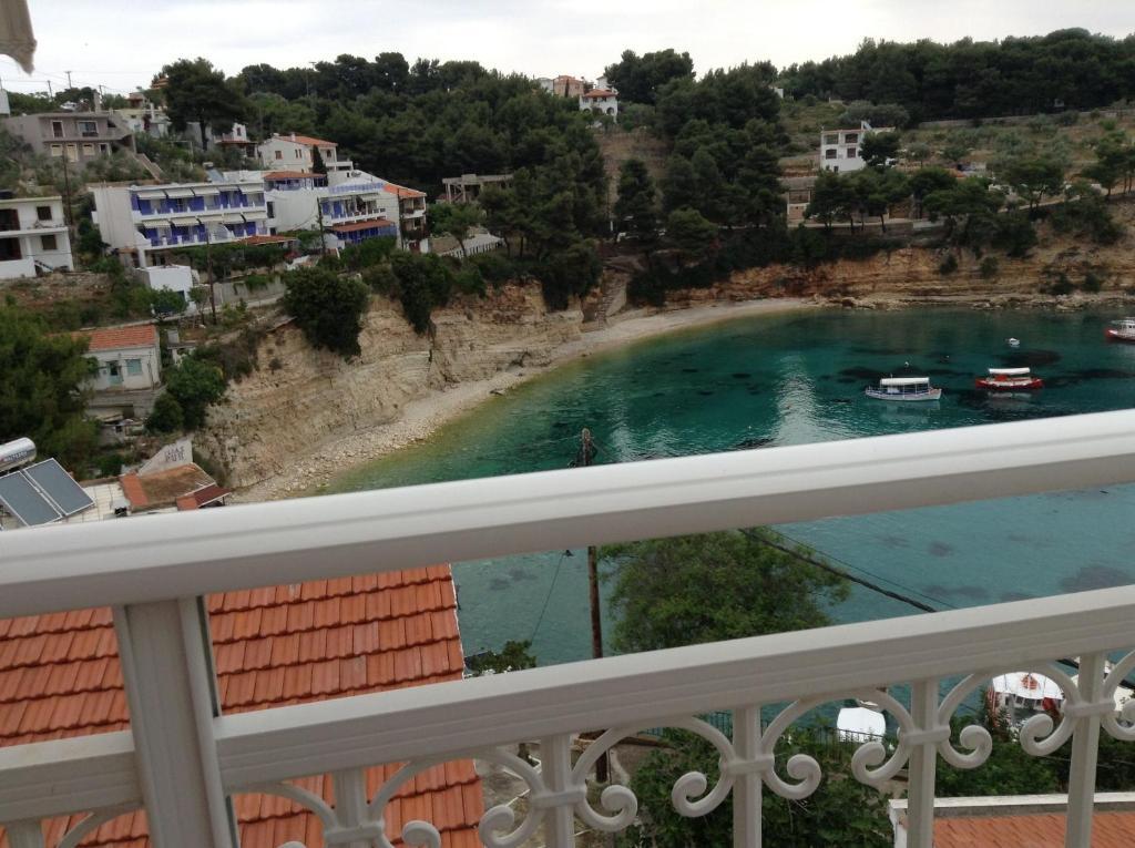 Kostas Rooms Votsi  Oda fotoğraf