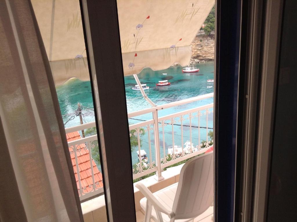Kostas Rooms Votsi  Oda fotoğraf