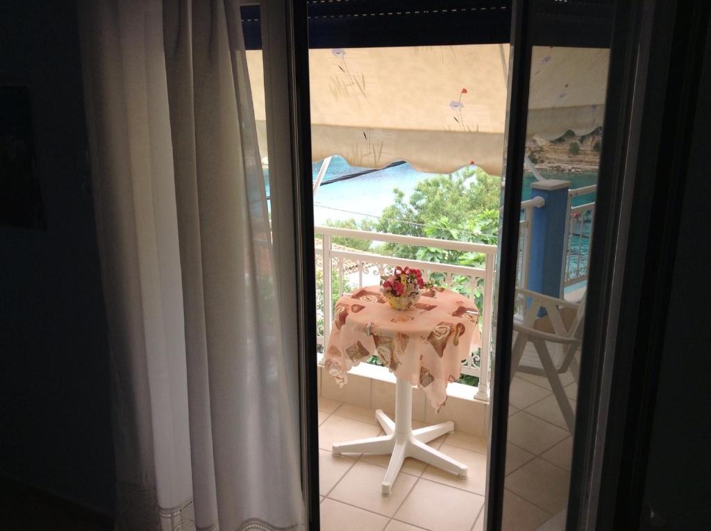 Kostas Rooms Votsi  Oda fotoğraf